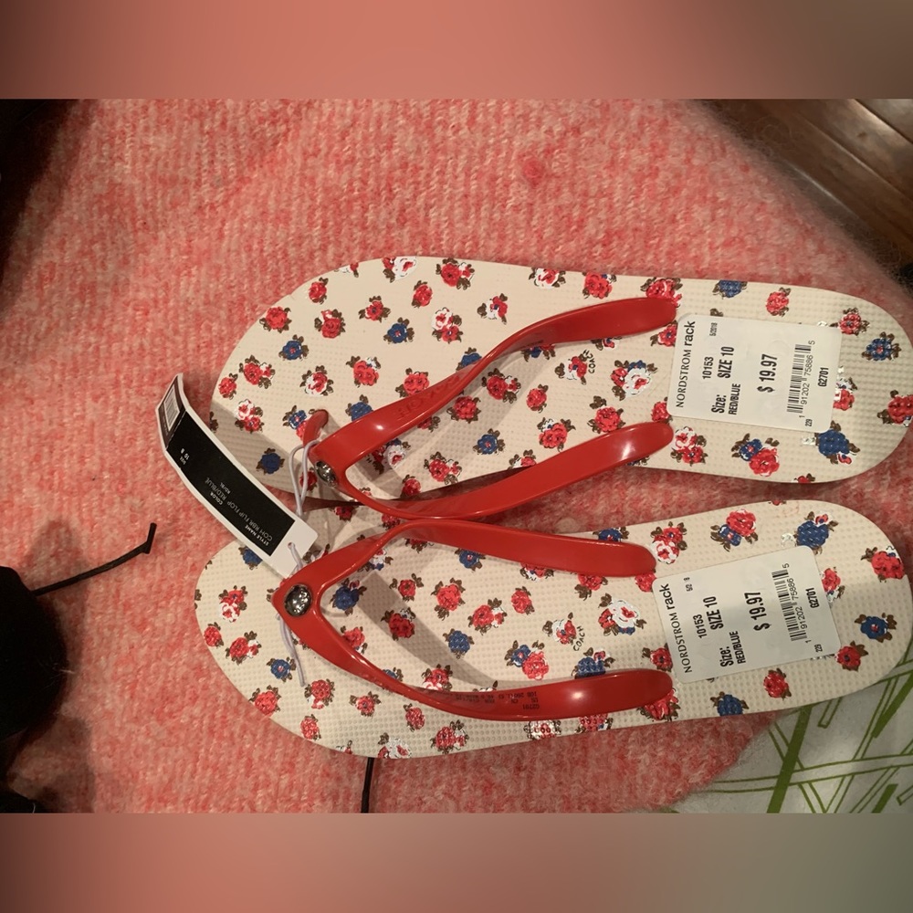 Coach flip flops nwt size 10